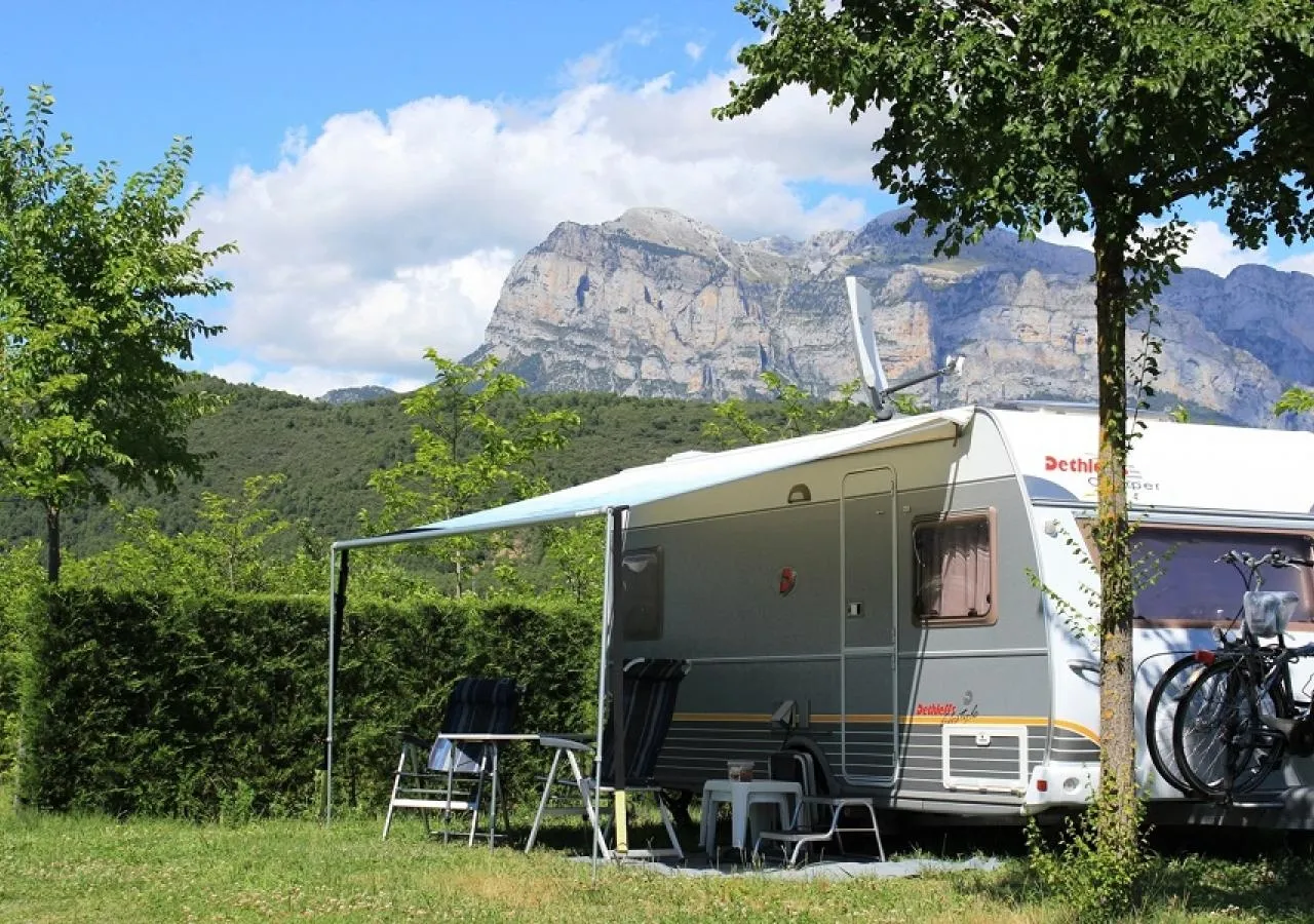 Camping Peña Montañesa caravana
